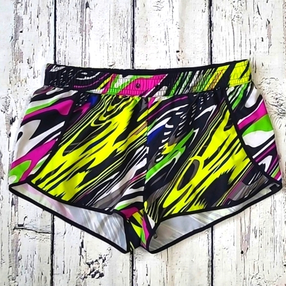 Fabletics Carrie Carnival Print Athletic Running Gym Workout Shorts Womens Sz M - Picture 3 of 16